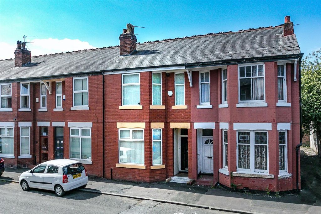 Property photo 1 of 18