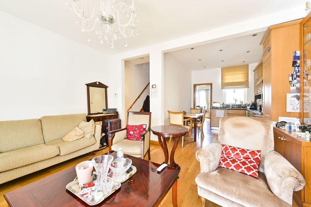 Property photo 2 of 17