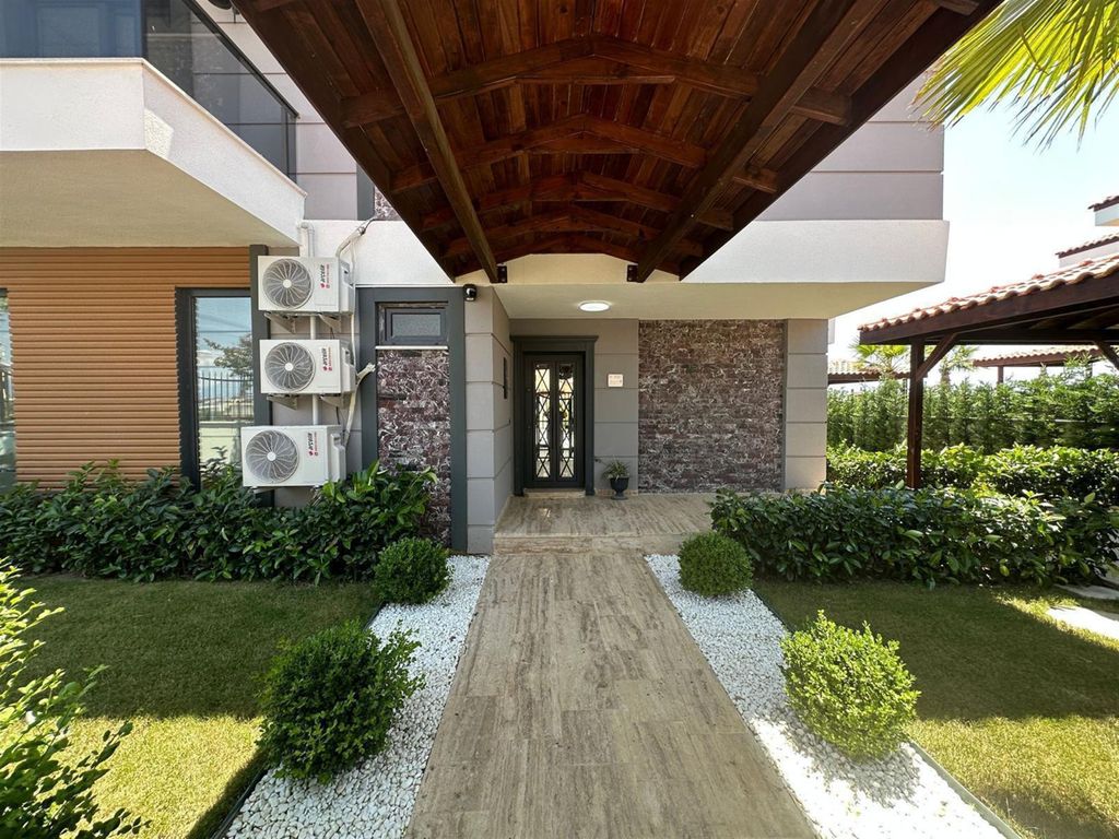 Property photo 2 of 19 Deluxe Villa With Private Facilities For Sale In Belek - Landscaped Garden And Villa's Entrance
