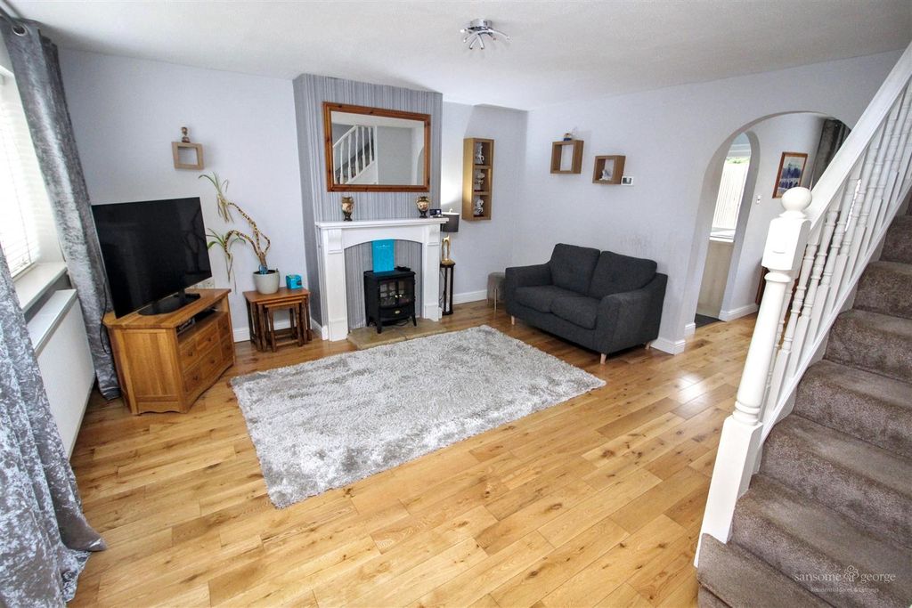 Property photo 3 of 14 Living Room