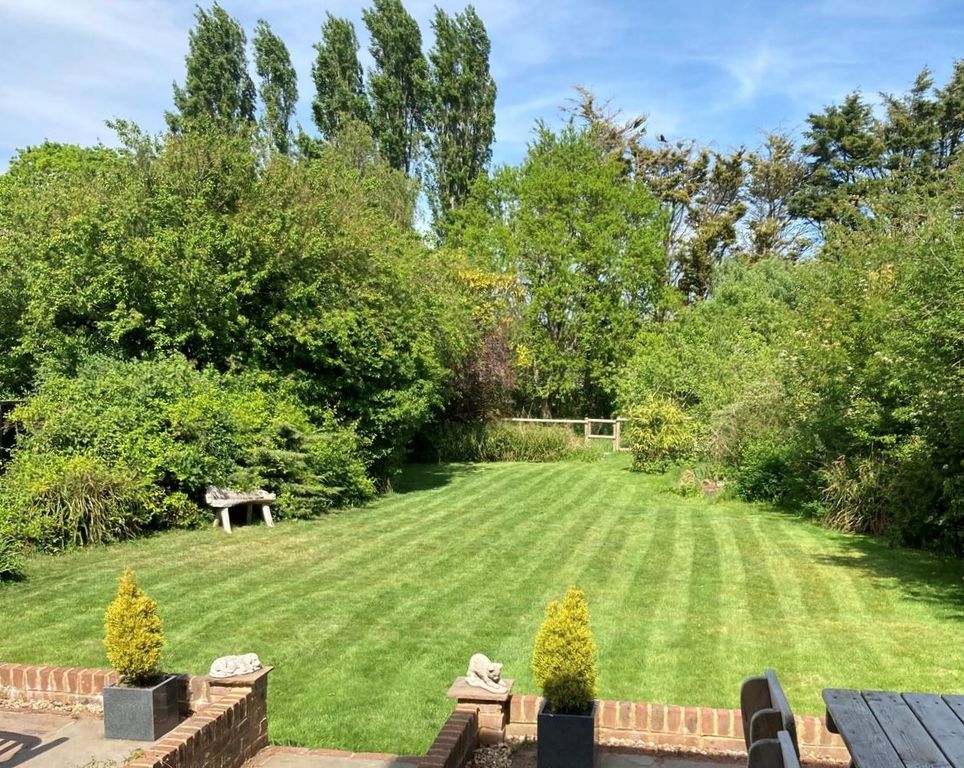 Property photo 2 of 24