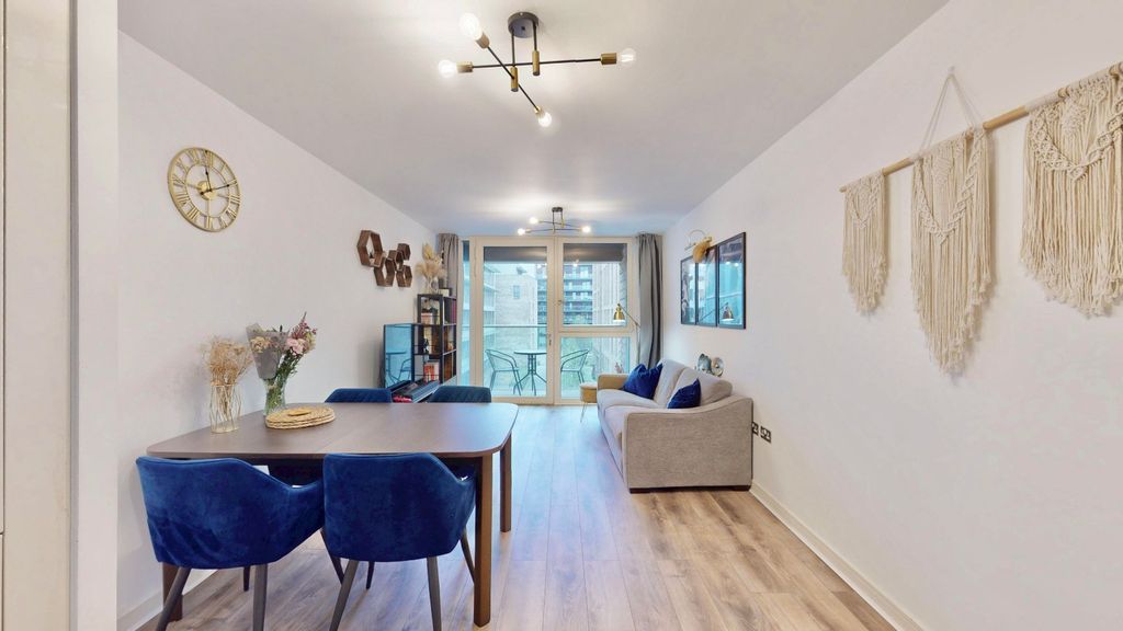 Property photo 2 of 22 Picture No. 14