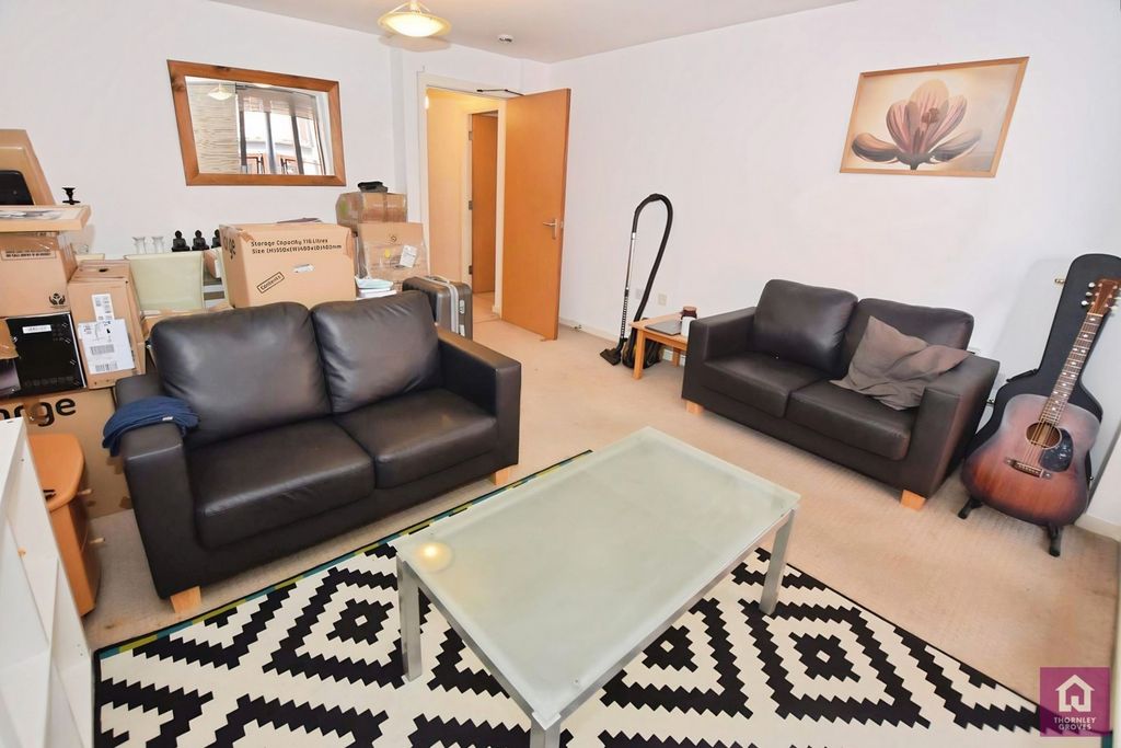 Property photo 1 of 16 Pbox-Img.Jpg