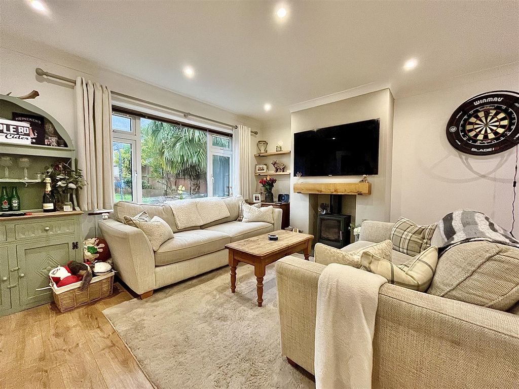 Property photo 3 of 23