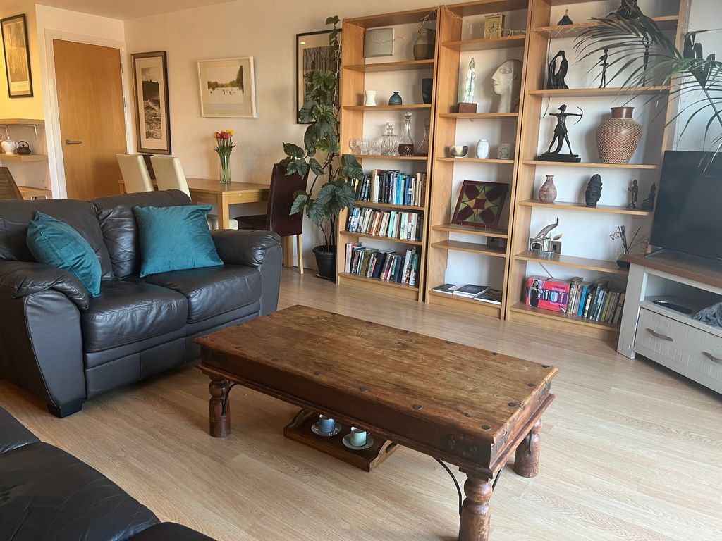 Property photo 2 of 21