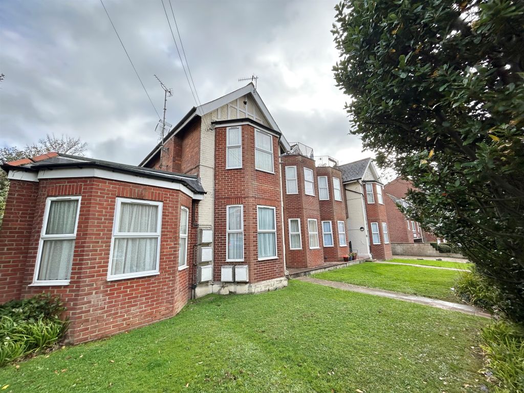 Property photo 1 of 8