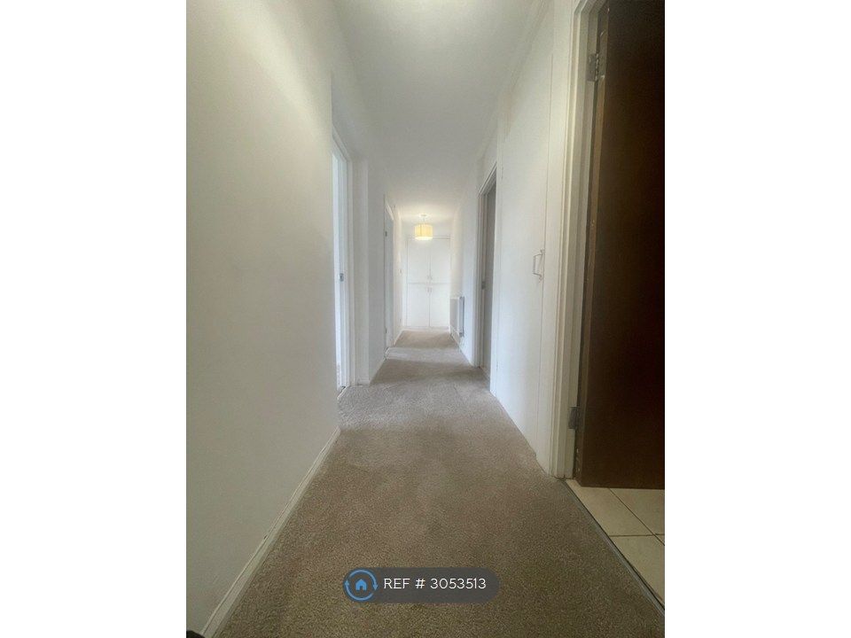 Property photo 1 of 16 Apartment Entrance