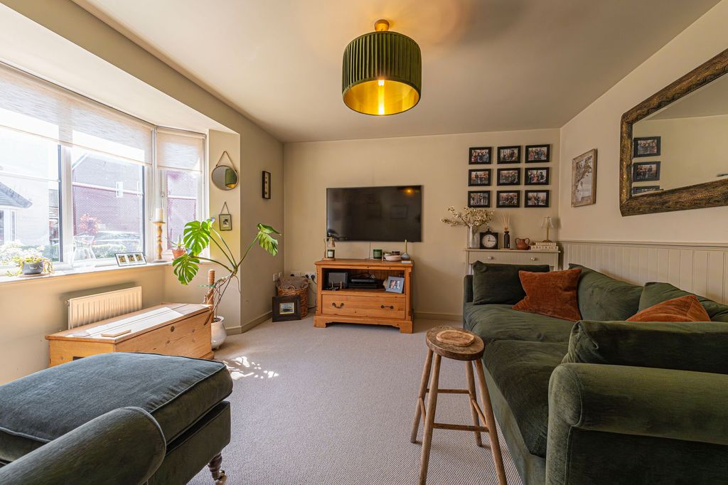 Property photo 3 of 35