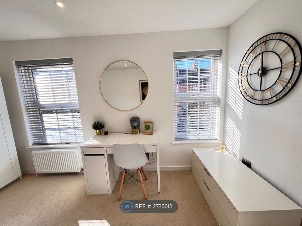 Property photo 3 of 21 Bedroom 1