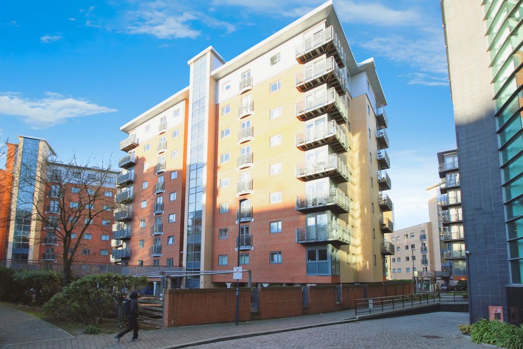 Property photo 3 of 17