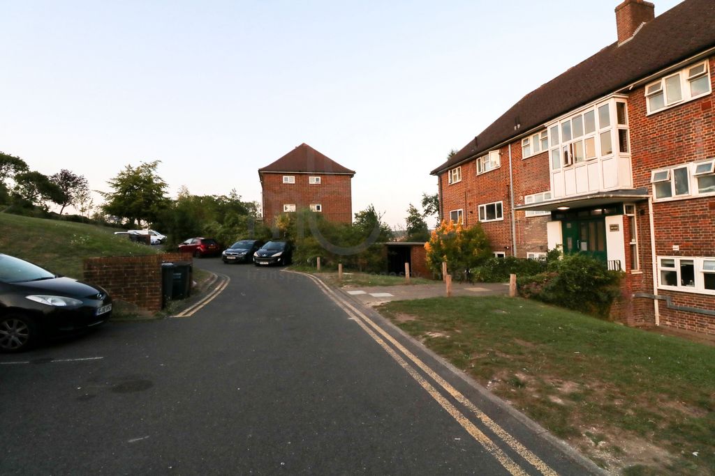 Property photo 1 of 15 Photo 14