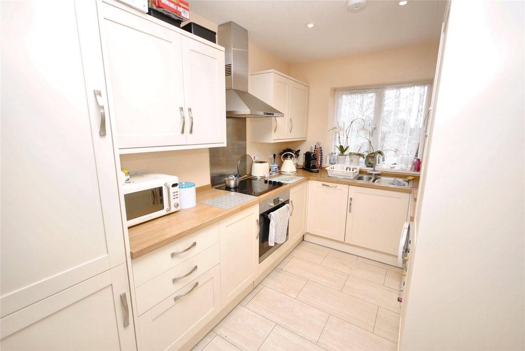 Property photo 3 of 10 Picture No. 04
