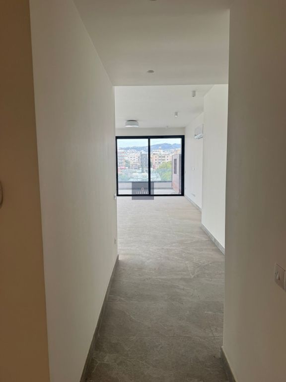 Property photo 2 of 30