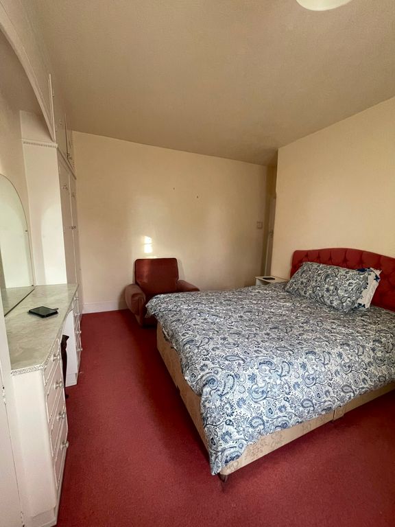 Property photo 1 of 3