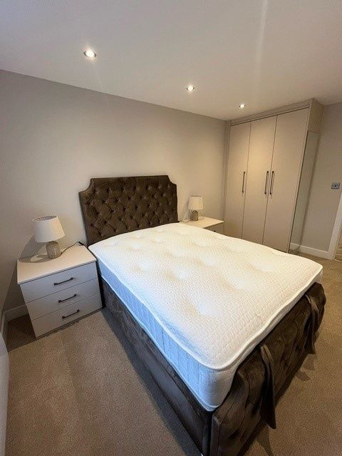 Property photo 1 of 10 A Spacious, Well-Maintained Master Bedroom Featuri...