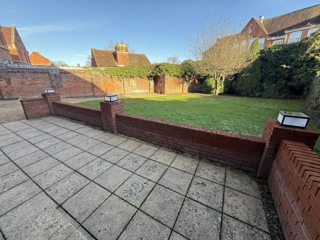 Property photo 2 of 15 Outside View