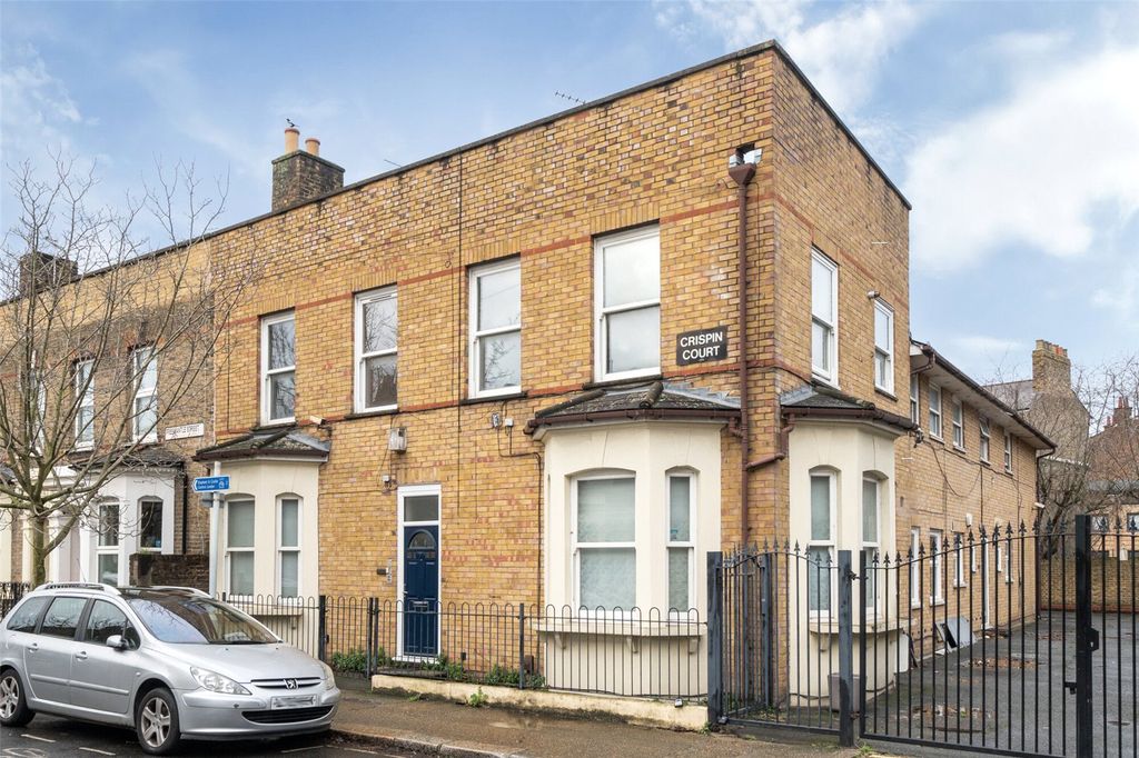 Property photo 1 of 10 External