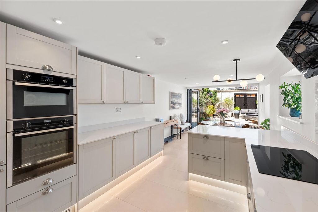Property photo 3 of 47 Kitchen Diner
