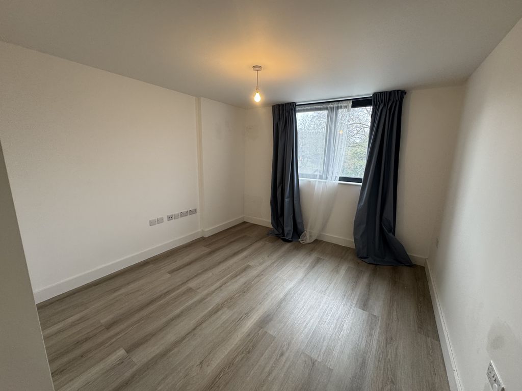 Property photo 3 of 6 Gallery