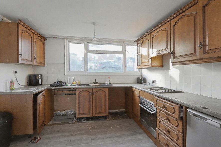 Property photo 3 of 22