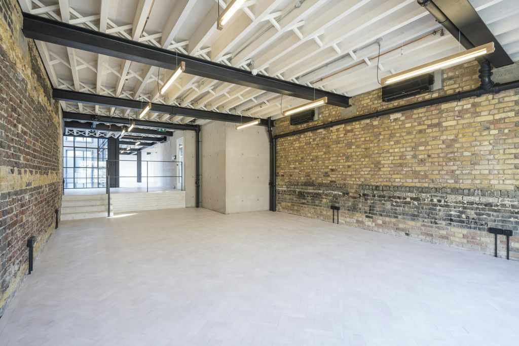 Property photo 2 of 32 MC31476624Hr.Jpg