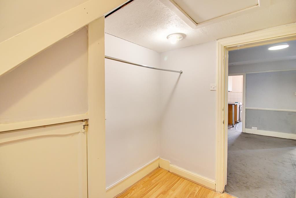 Property photo 3 of 9 Hallway