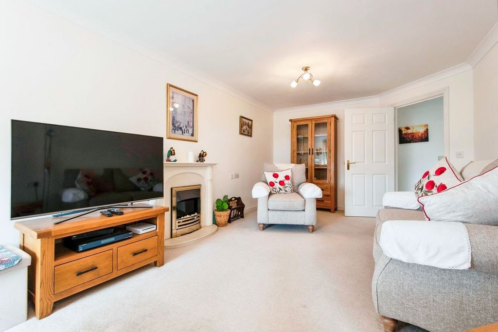 Property photo 2 of 19
