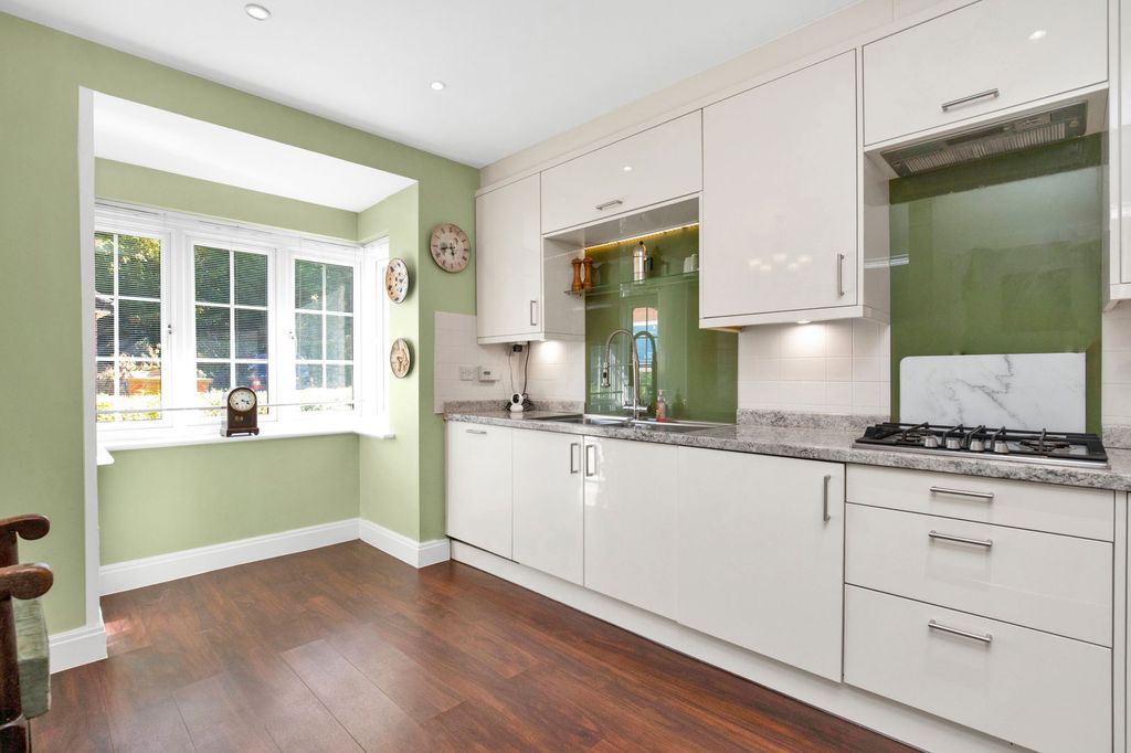 Property photo 3 of 31