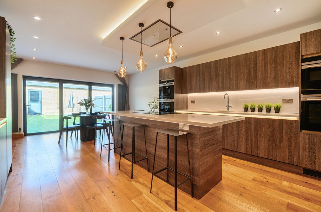 Property photo 2 of 16 1348633-27-68c44d...