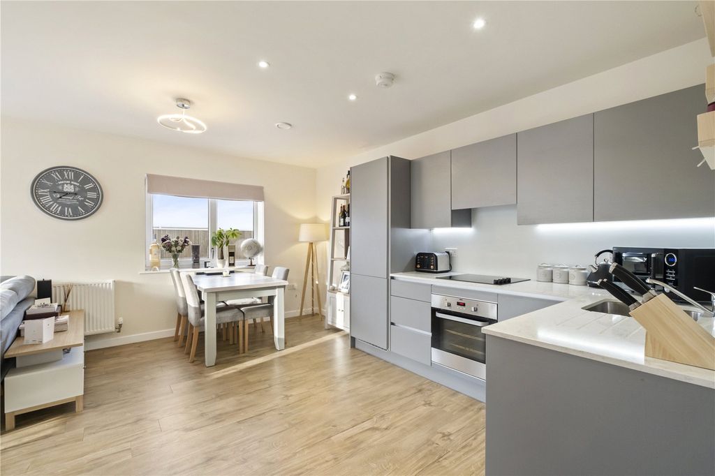 Property photo 2 of 11 Kitchen