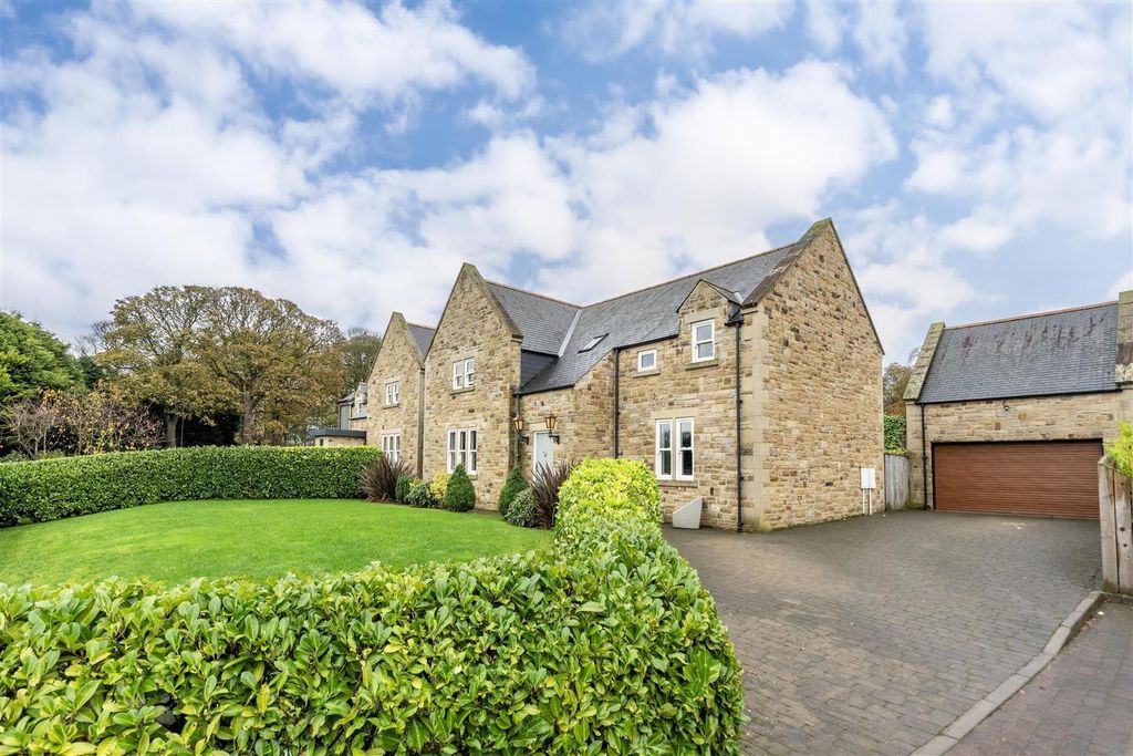 Property photo 1 of 14 External