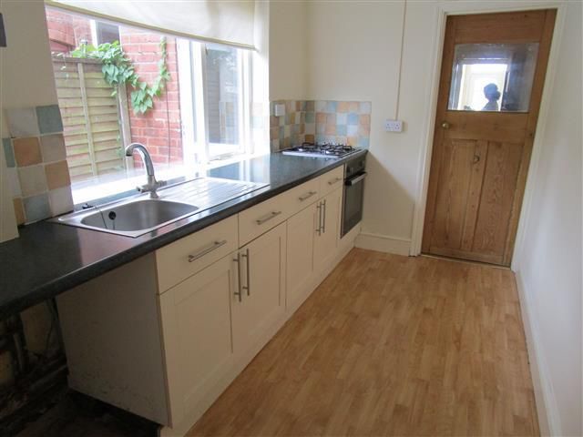 Property photo 3 of 8 Kitchen