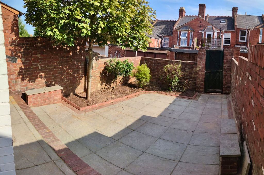 Property photo 1 of 5