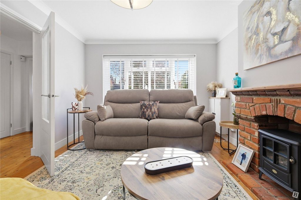 Property photo 2 of 15 Lounge