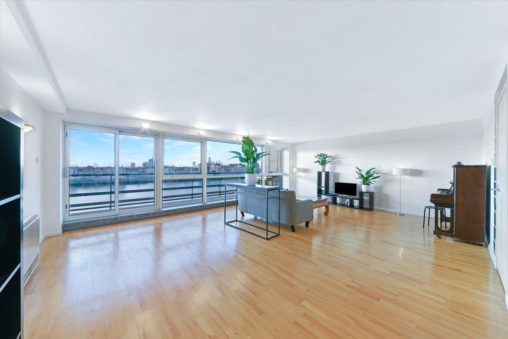 Property photo 3 of 12 Image