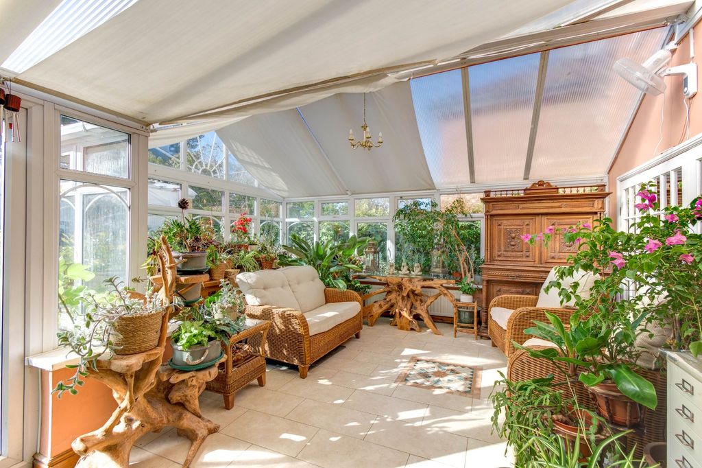 Property photo 2 of 13 Picture No. 17