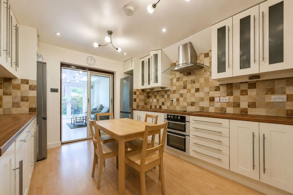 Property photo 2 of 13