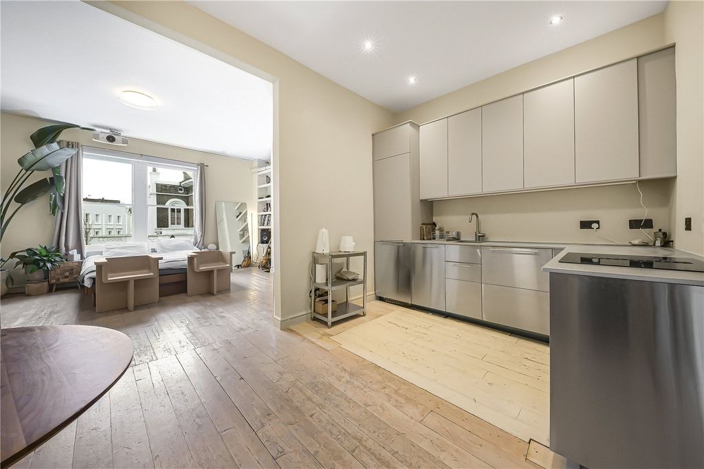 Property photo 1 of 11 Studio