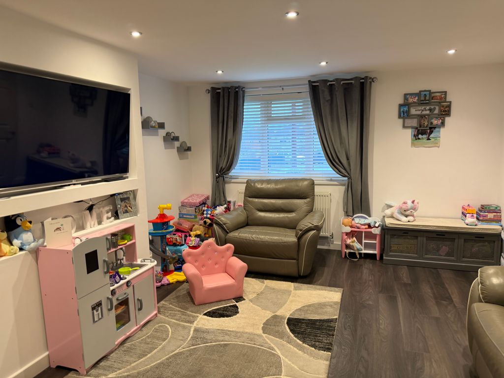 Property photo 3 of 22 Img_2427