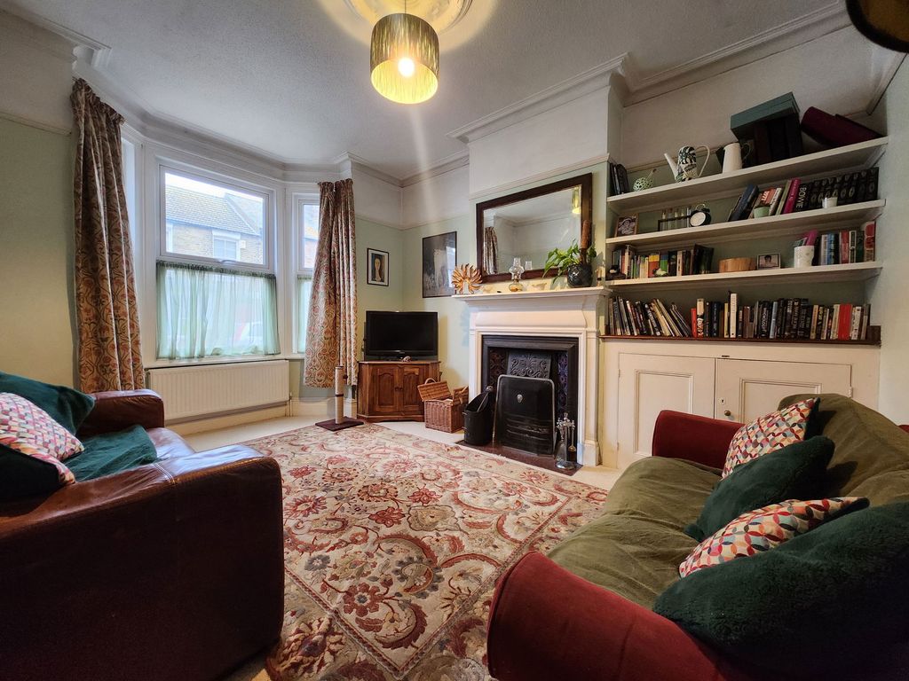 Property photo 2 of 13