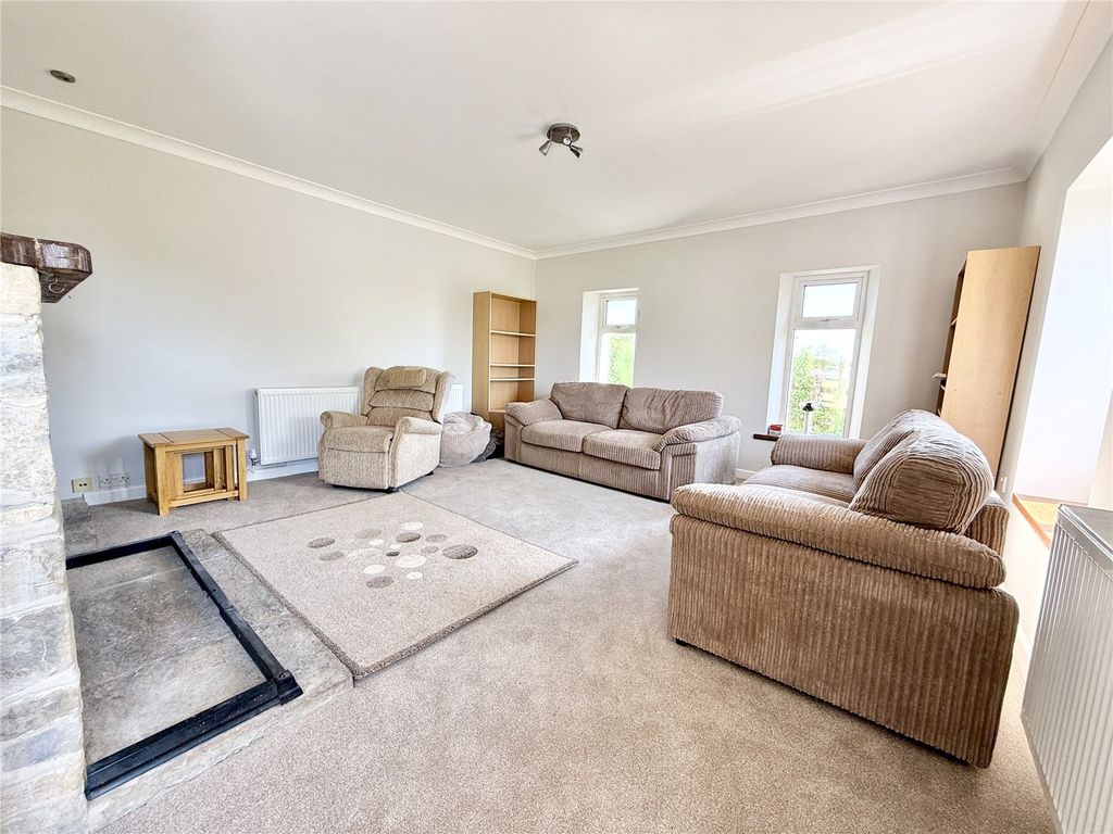 Property photo 3 of 18 Picture No. 04