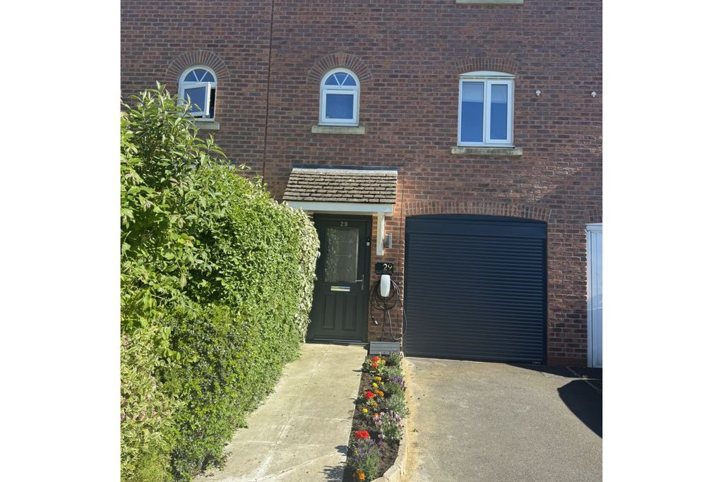 Property photo 1 of 18 Front