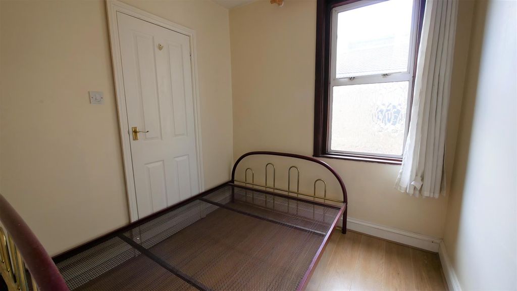 Property photo 3 of 7 Bedroom