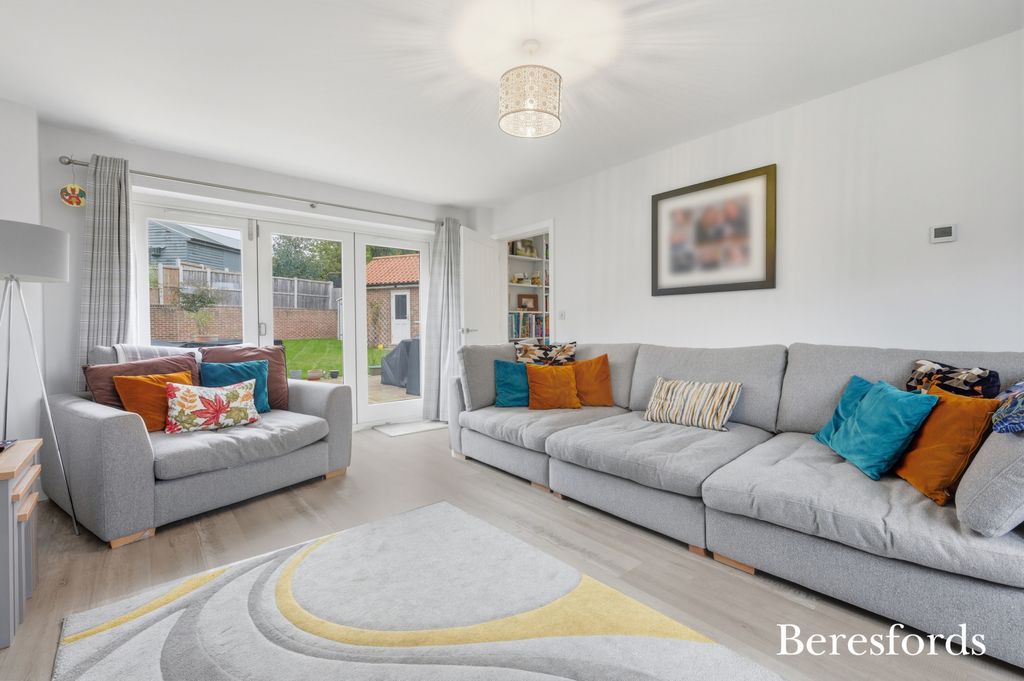 Property photo 2 of 23 Picture No. 12