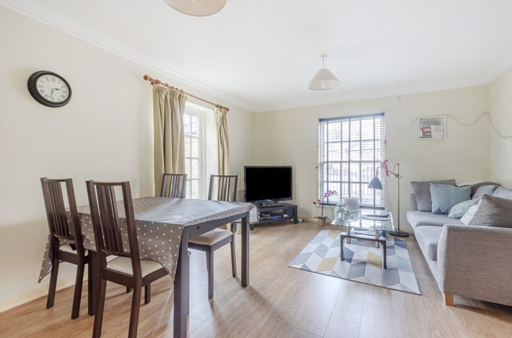 Property photo 2 of 8 557389 (2)