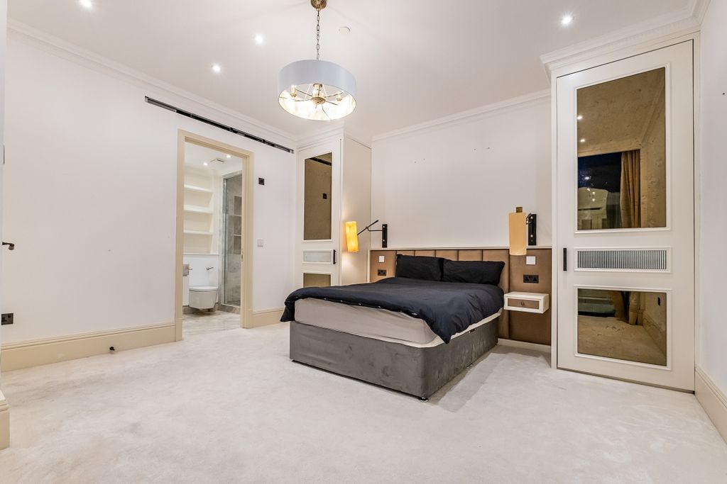 Property photo 3 of 23