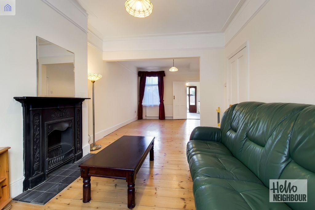 Property photo 2 of 11 Photo 1