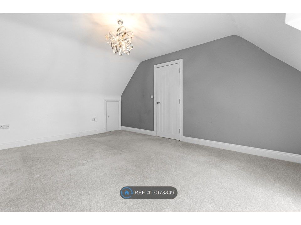 Property photo 2 of 35
