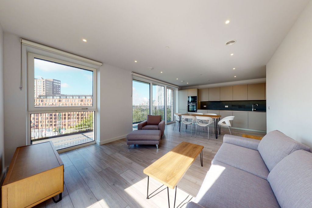 Property photo 2 of 24