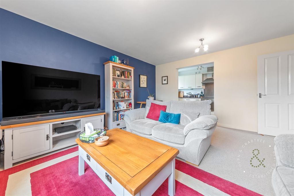 Property photo 3 of 26 Marle-Close-14.Jpg